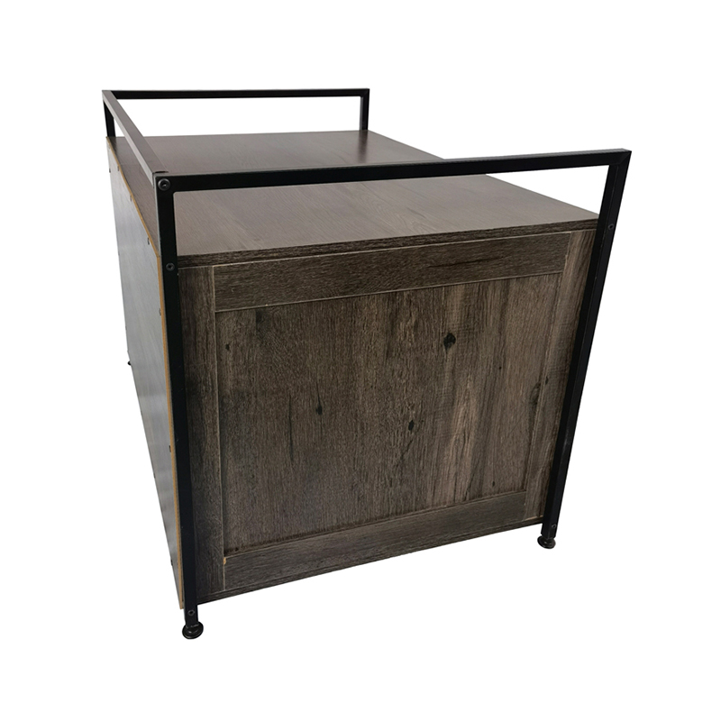 Halowa szafka na śmieci z meblami dzielącymi koty Halowa szafka na śmieci z meblami dzielącymi koty